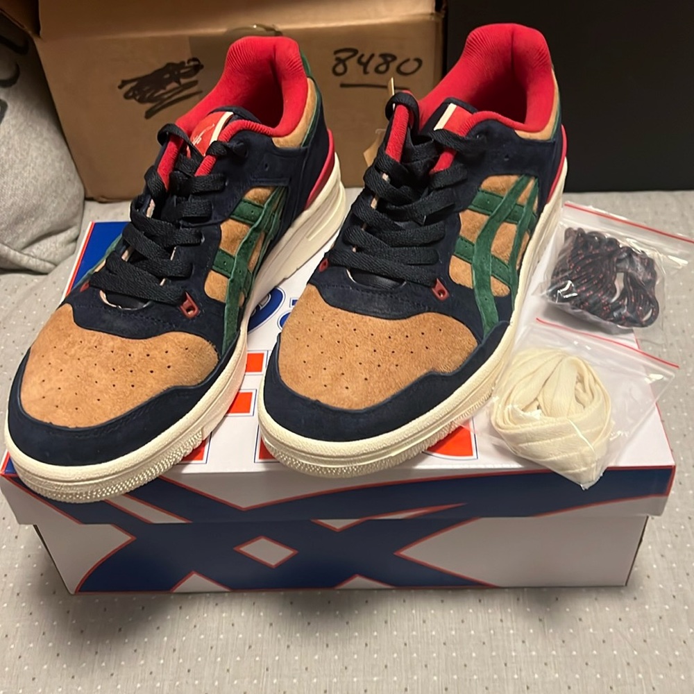 Brand New Sz 10 Kith X Ex89 ‘KithMas’ w/Box